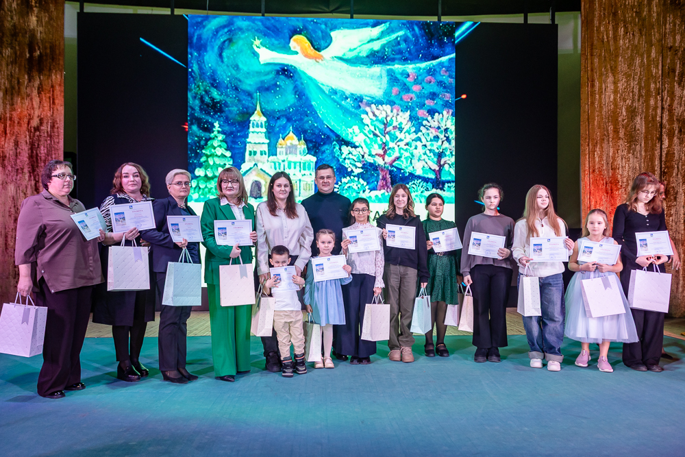 Выставка детско-юношеского рисунка и прикладного творчества «Рождественская звезда»