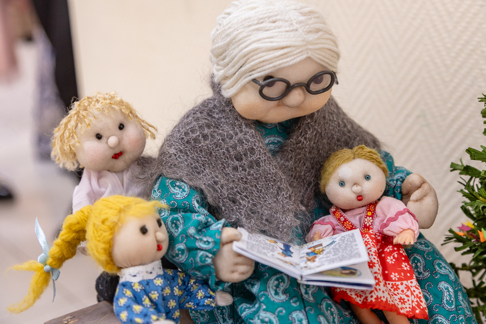 Выставка детско-юношеского рисунка и прикладного творчества «Рождественская звезда»