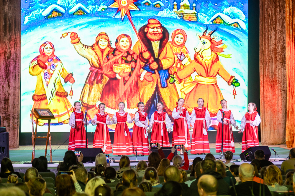 Выставка детско-юношеского рисунка и прикладного творчества «Рождественская звезда»