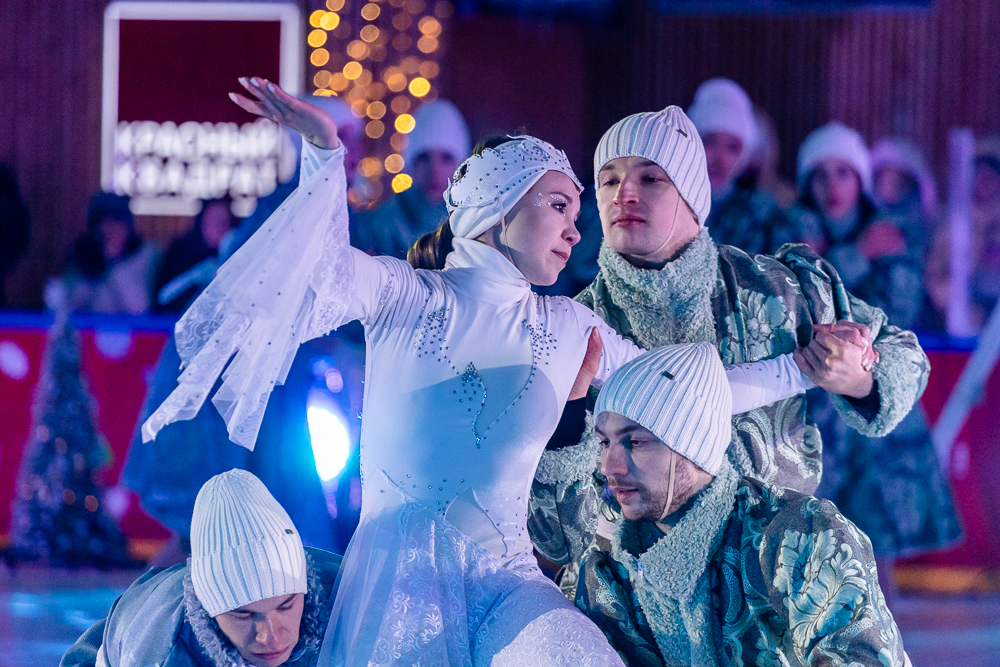 Ледовое шоу «Сказ о Руси» в парке Малевича