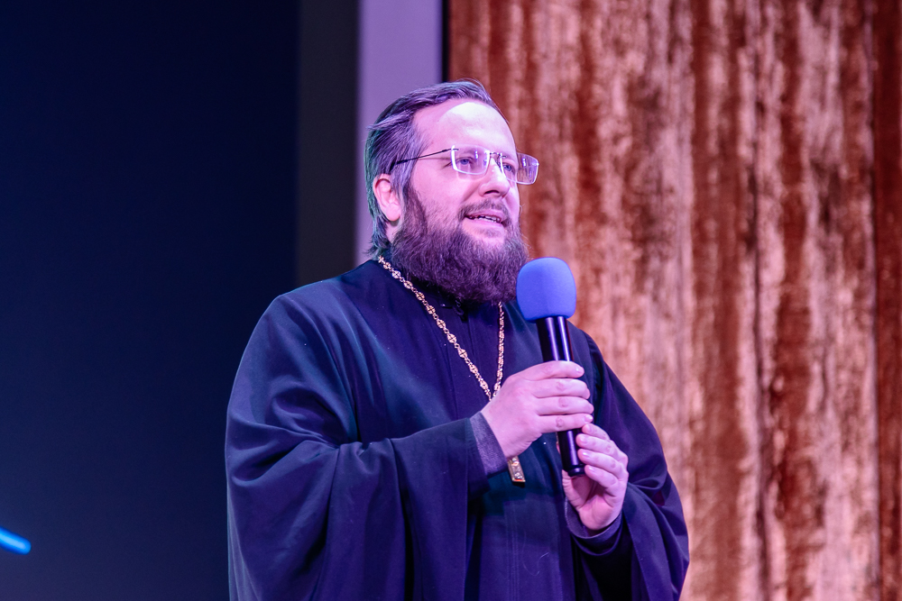 Выставка детско-юношеского рисунка и прикладного творчества «Рождественская звезда»