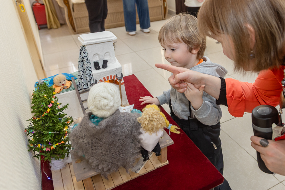 Выставка детско-юношеского рисунка и прикладного творчества «Рождественская звезда»