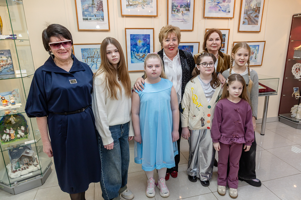 Выставка детско-юношеского рисунка и прикладного творчества «Рождественская звезда»