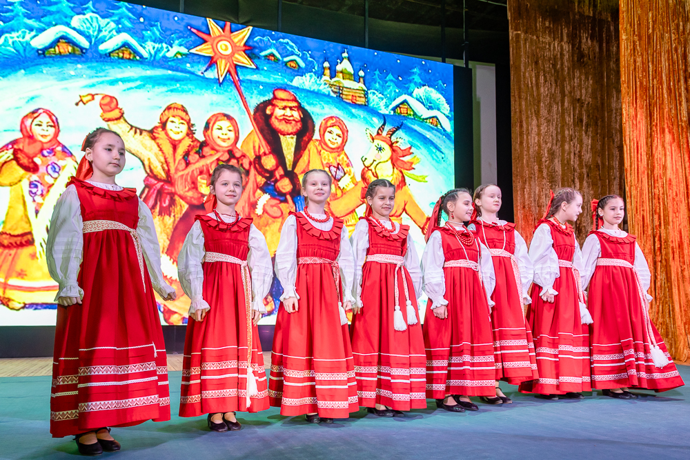 Выставка детско-юношеского рисунка и прикладного творчества «Рождественская звезда»