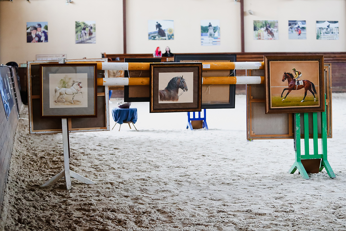 Есть такая  профессия – лошадей рисовать