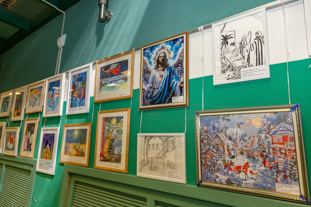 Выставка детско-юношеского рисунка и прикладного творчества «Рождественская звезда»