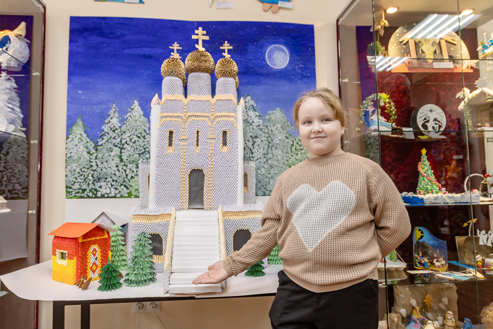 Выставка детско-юношеского рисунка и прикладного творчества «Рождественская звезда»